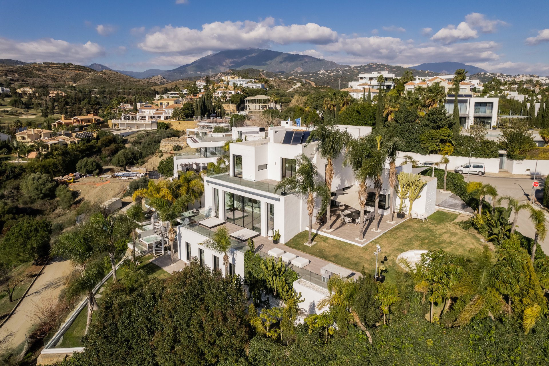 Villa i La Alqueria-El Paraíso, Malaga, Spanien 7 sovrum, 867 kvm. Nr. 53551