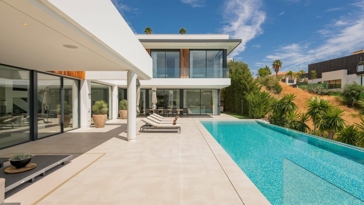 Villa in La Alqueria-El Paraíso, Malaga, Spanien 7 Schlafzimmer, 842 m2 Nr. 53413