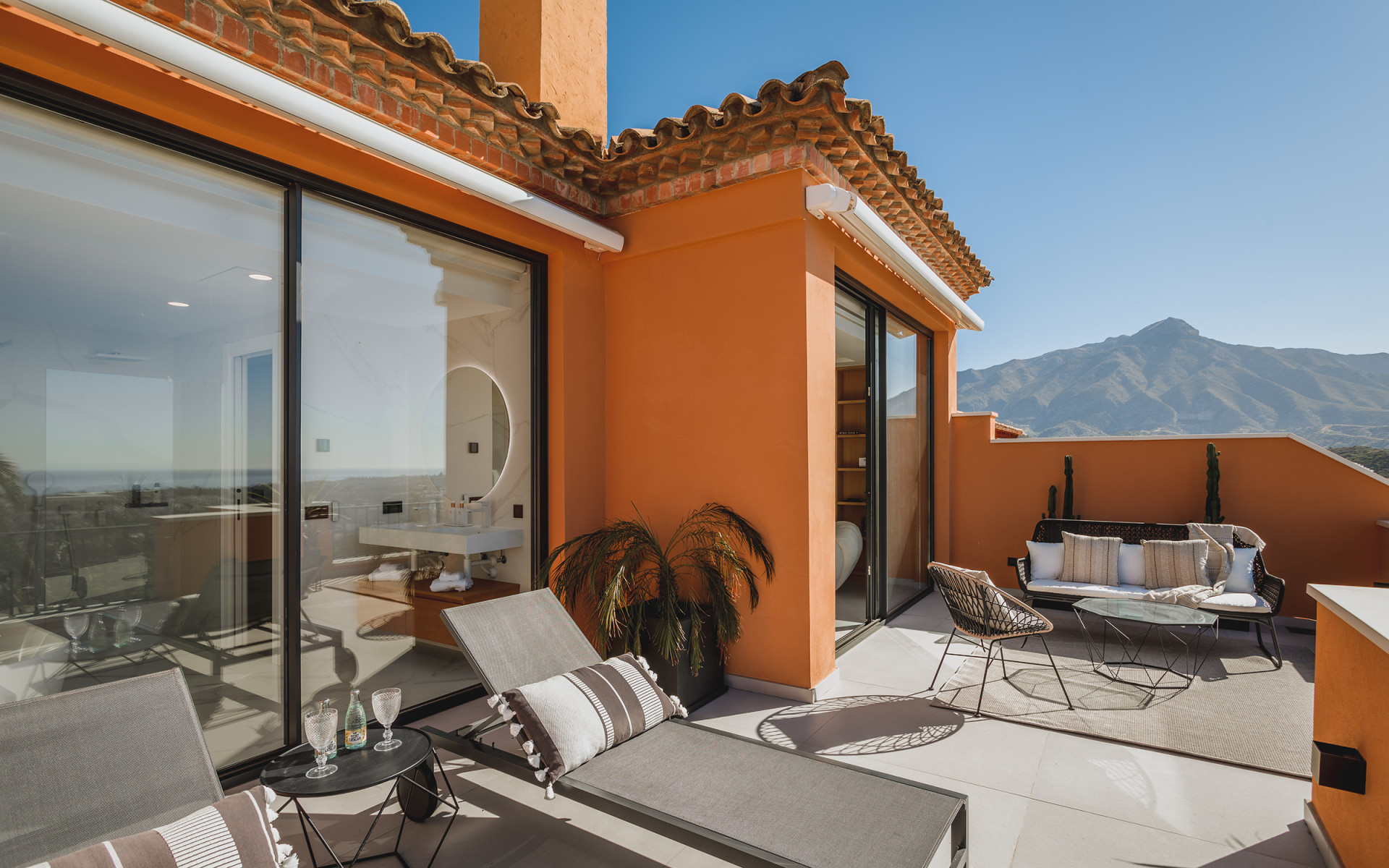Bliźniak w Nueva Andalucia, Malaga, Hiszpania 3 sypialnie, 294 mkw. nr 53579