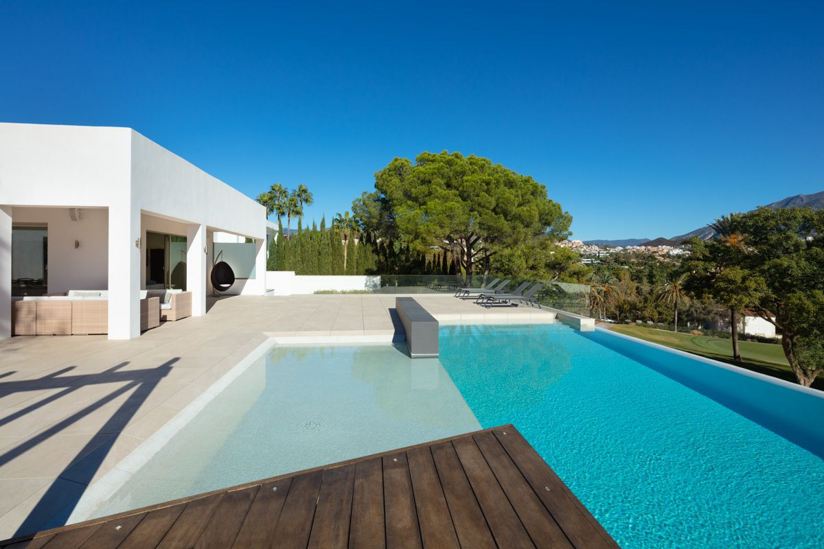 Villa in Nueva Andalucia, Malaga, Spain 6 bedrooms, 550 sq.m. No. 53421