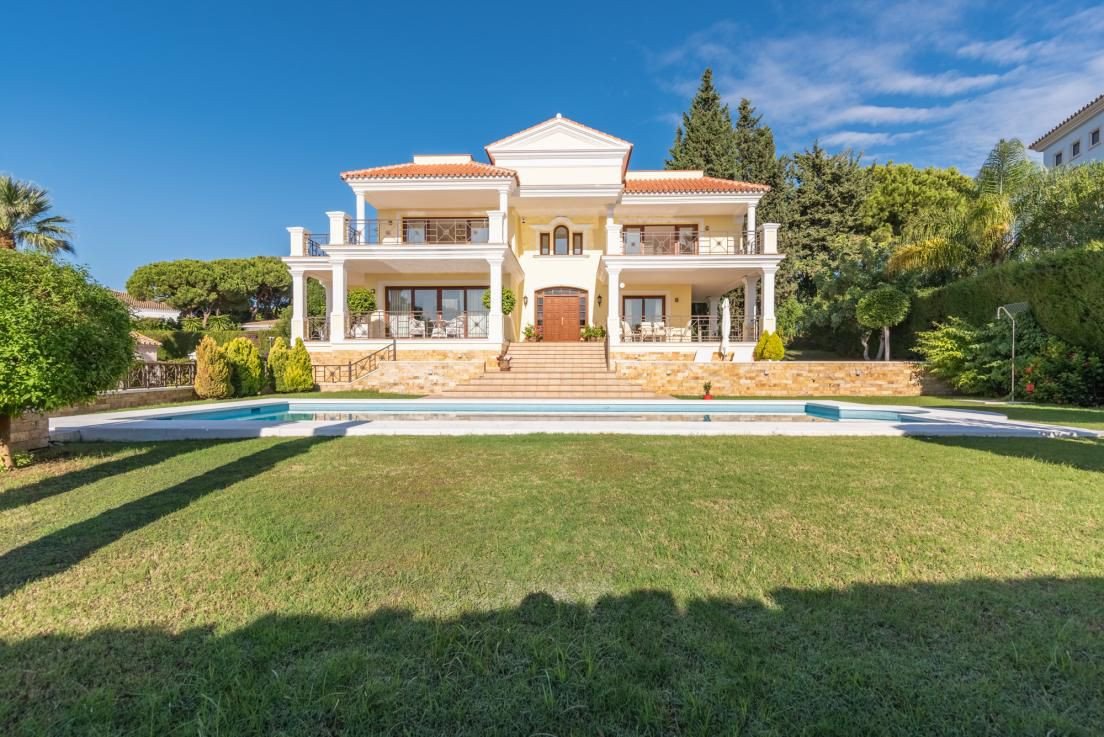 Huvila Hacienda Las Chapas, Malaga, Espanja 5 makuuhuonetta, 565 m2 No. 53464