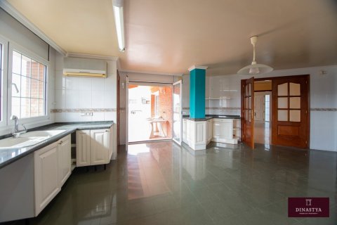House for sale Tarragona, Spain 6 bedrooms, 280 sq.m. No. 53644 - photo 6