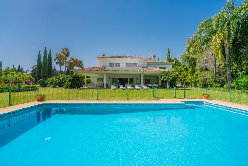 Villa i Guadalmina, Malaga, Spanien 8 sovrum, 1138 kvm. Nr. 53477