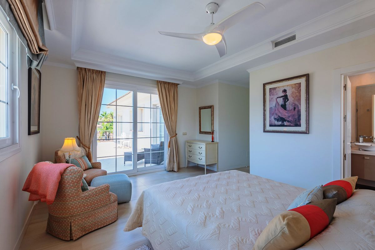 Huvila Marbella Golden Mile, Malaga, Espanja 7 makuuhuonetta, 696 m2 No. 53474