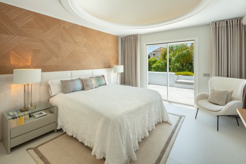 Villa for sale in Marbella Golden Mile, Malaga, Spain 4 bedrooms, 240 sq.m. No. 53572 - photo 21