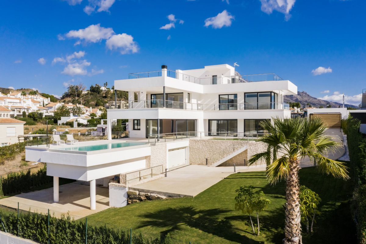 Willa w Nueva Andalucia, Malaga, Hiszpania 4 sypialnie, 749 mkw. nr 53398