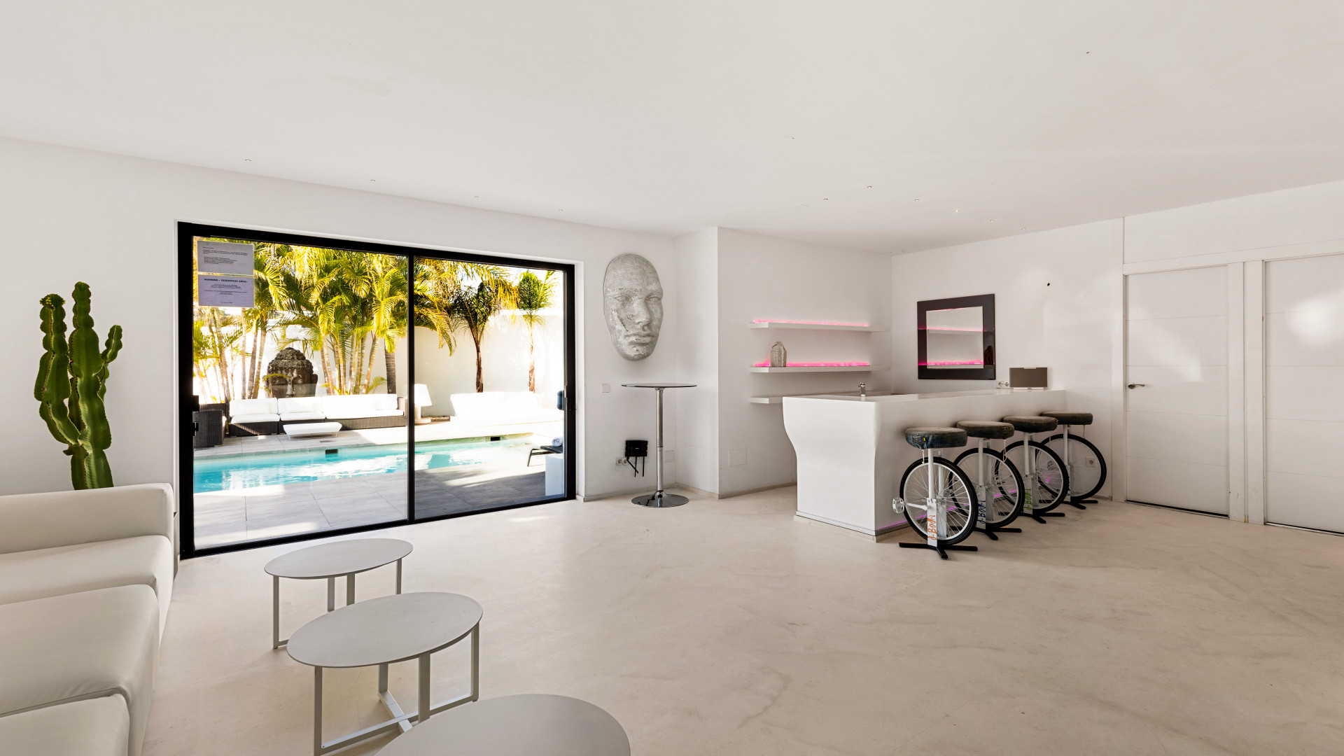 Villa i La Alqueria-El Paraíso, Malaga, Spanien 7 sovrum, 867 kvm. Nr. 53551