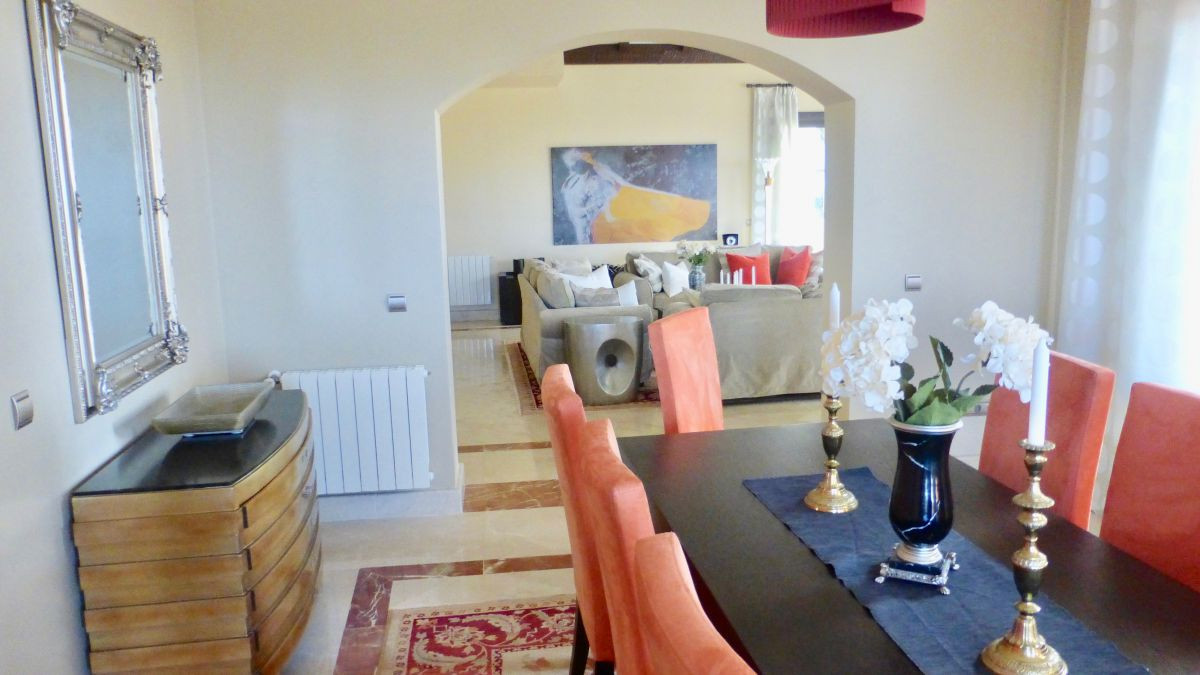 Villa a Benahavis, Malaga, Spagna 6 camere da letto, 950 mq. N° 53379
