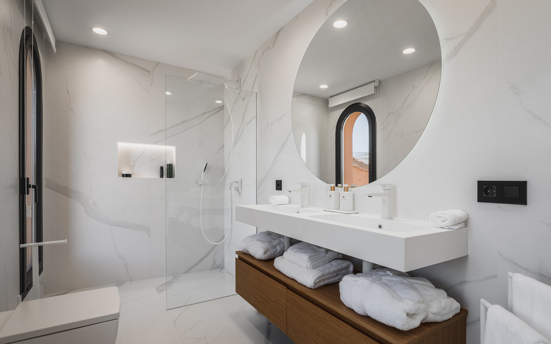 Bliźniak w Nueva Andalucia, Malaga, Hiszpania 3 sypialnie, 294 mkw. nr 53579