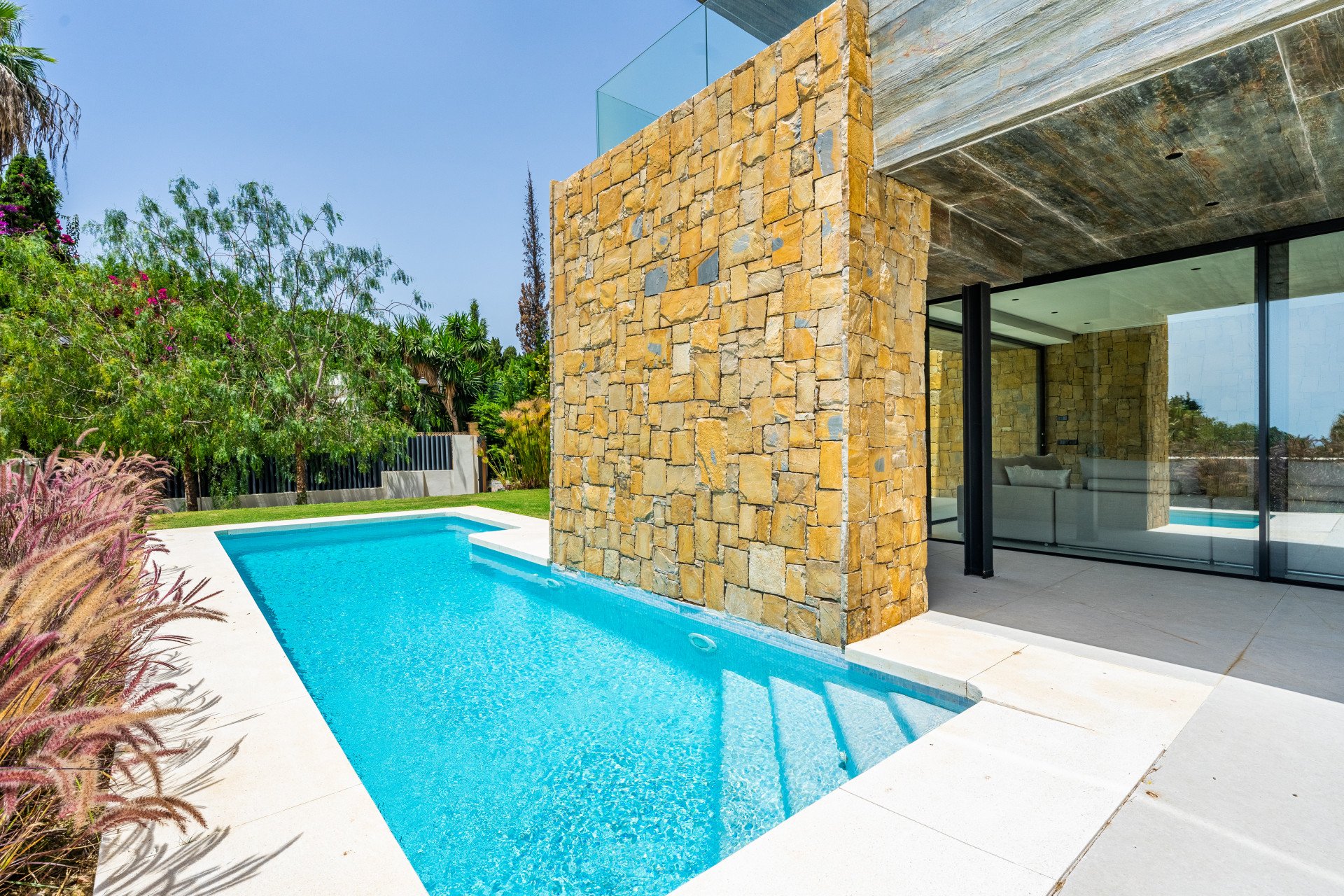 Villa i Manchones Nagueles, Malaga, Spanien 5 sovrum, 672 kvm. Nr. 53557