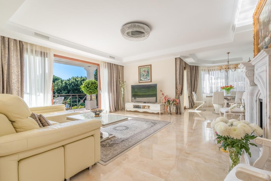 Huvila Hacienda Las Chapas, Malaga, Espanja 5 makuuhuonetta, 565 m2 No. 53464