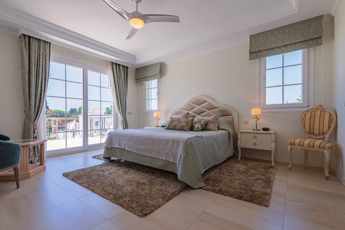 Huvila Marbella Golden Mile, Malaga, Espanja 7 makuuhuonetta, 696 m2 No. 53474