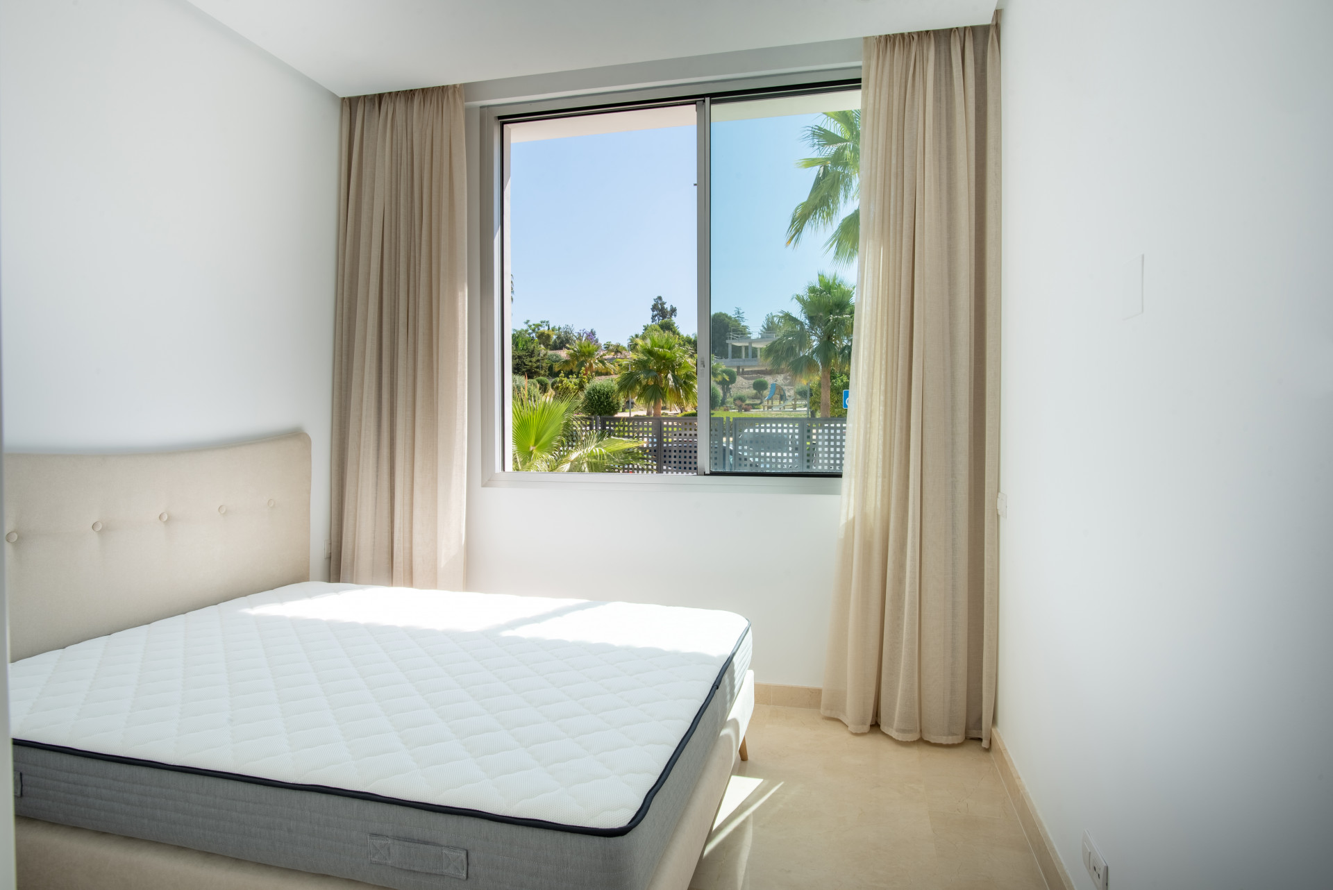 Radhus i Rio Real, Malaga, Spanien 4 sovrum, 170 kvm. Nr. 53522