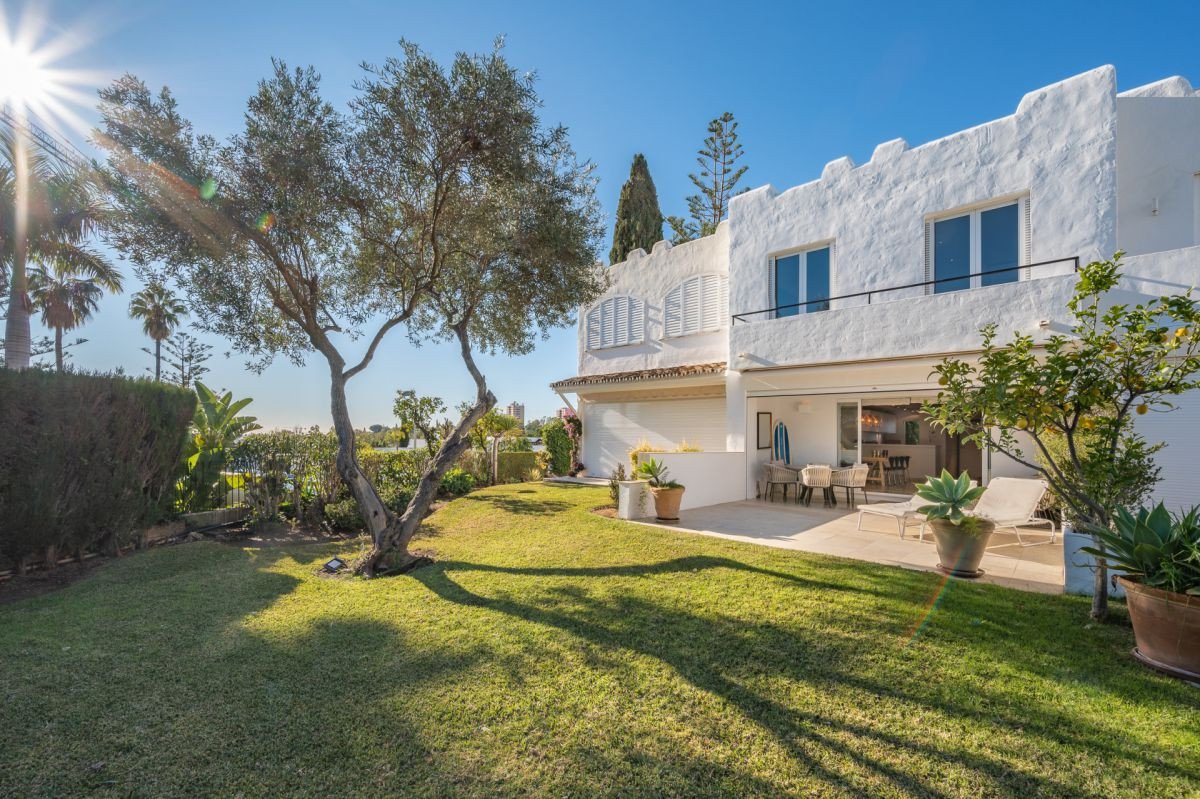 Rindu māja Nueva Andalucia, Malaga, Spānijā 3 istabas, 166 m2 Nr. 53479