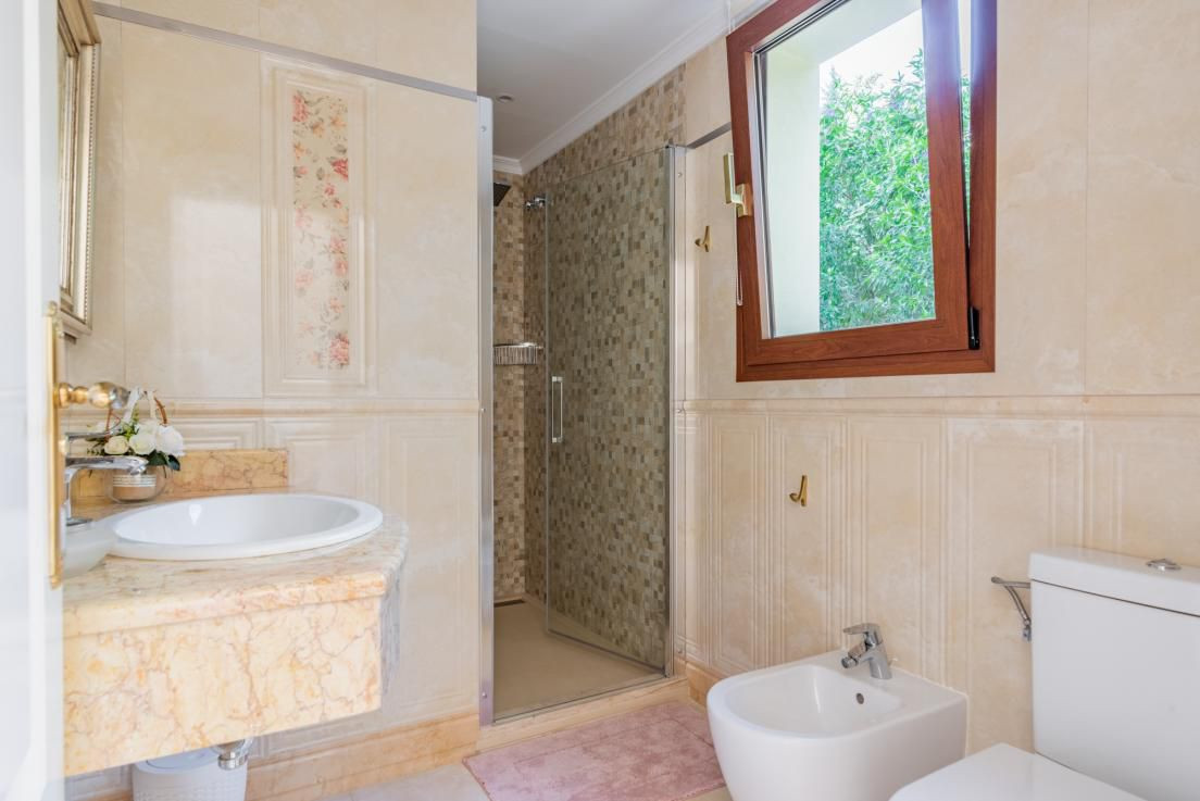 Huvila Hacienda Las Chapas, Malaga, Espanja 5 makuuhuonetta, 565 m2 No. 53464