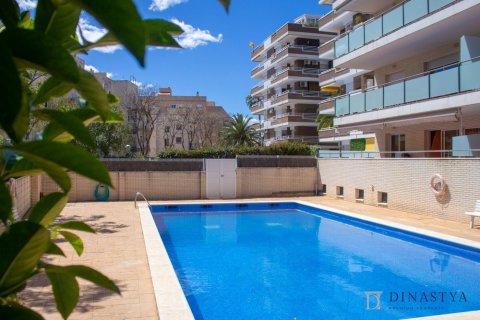 Apartment for sale in Salou, Tarragona, Spain 2 bedrooms, 137 sq.m. No. 53646 - photo 1