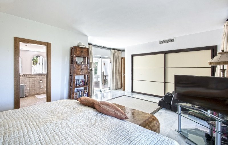 Villa en Nueva Andalucía, Málaga, España 5 dormitorios, 400 m2 No. 53559