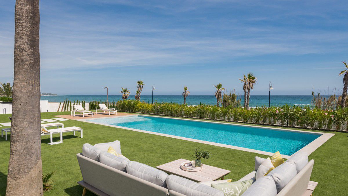 Villa Estepona, Malaga, Spānijā 5 istabas, 454 m2 Nr. 53410