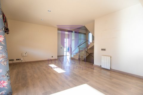 House for sale in Vilafortuny, Tarragona, Spain 3 bedrooms, 240 sq.m. No. 53641 - photo 26