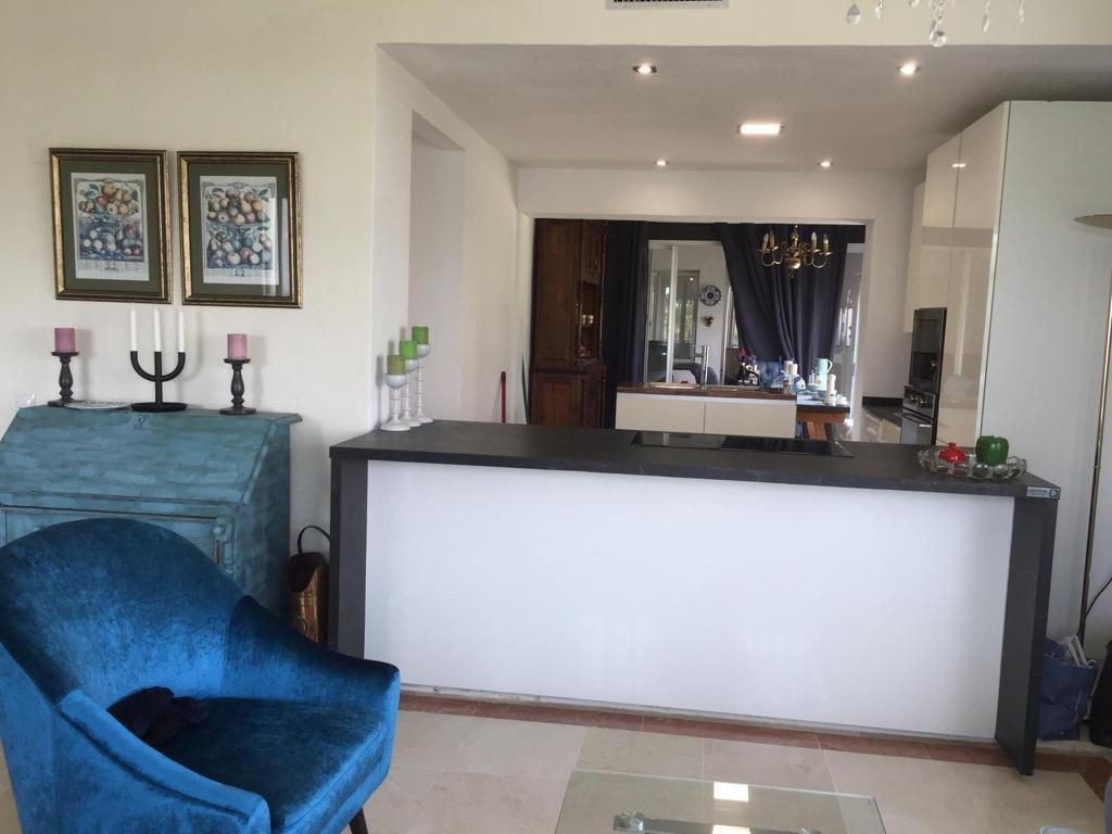 Kaupunkipientalo Nueva Andalucia, Malaga, Espanja 4 makuuhuonetta, 212 m2 No. 53471