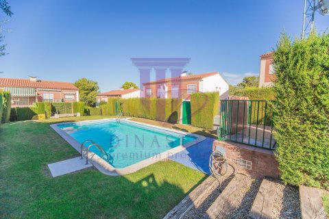 Townhouse for sale Cap Salou, Tarragona, Spain 3 bedrooms, 205 sq.m. No. 53635 - photo 2