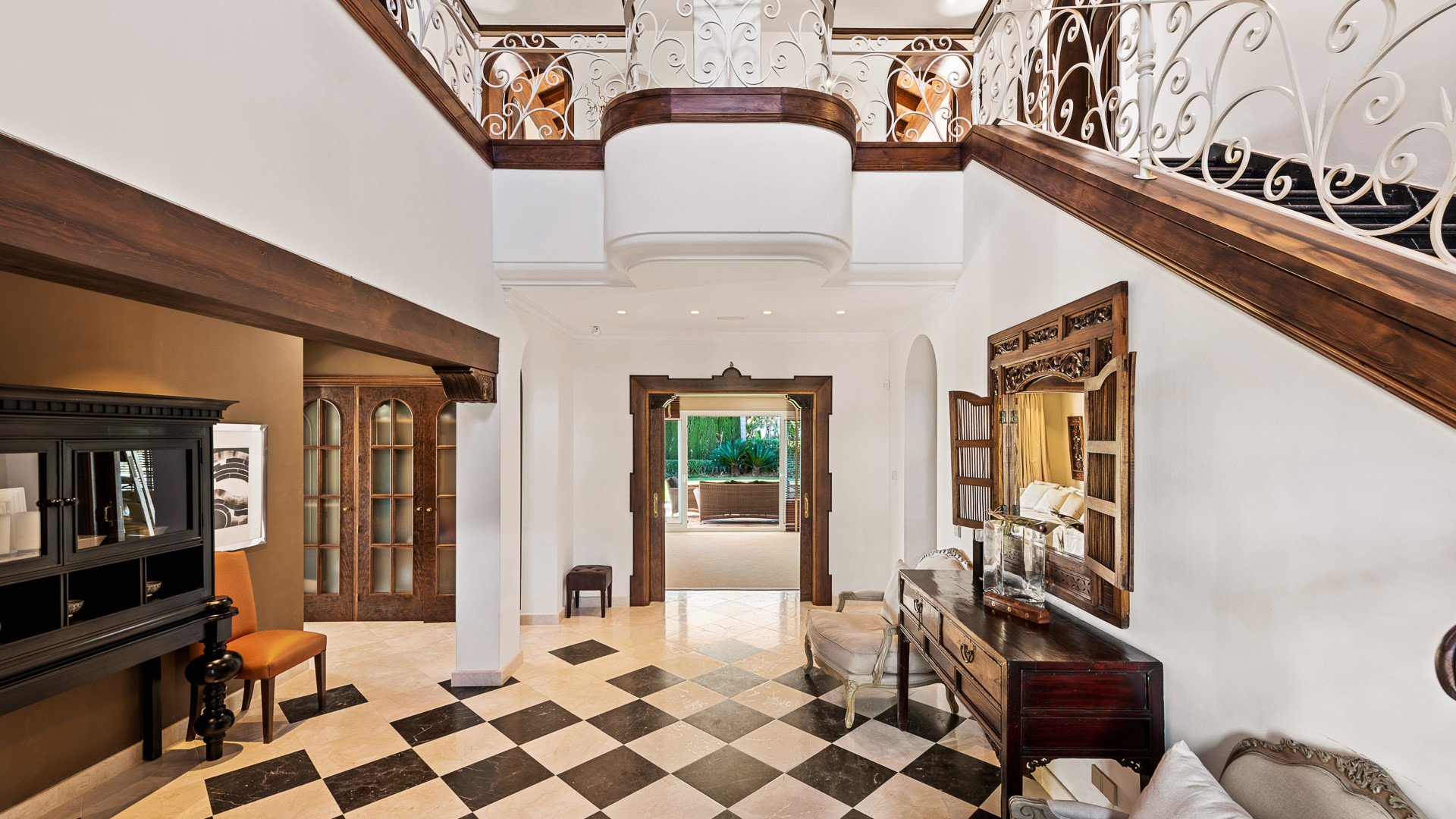 Villa i La Alqueria-El Paraíso, Malaga, Spanien 5 sovrum, 530 kvm. Nr. 53552