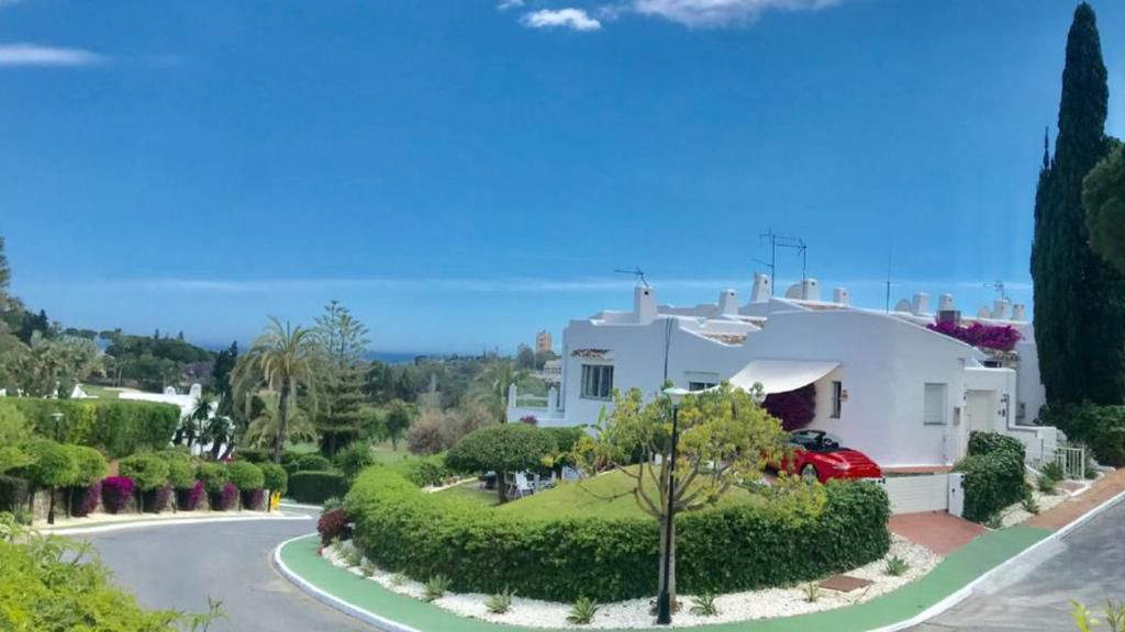 Kaupunkipientalo Nueva Andalucia, Malaga, Espanja 4 makuuhuonetta, 212 m2 No. 53471
