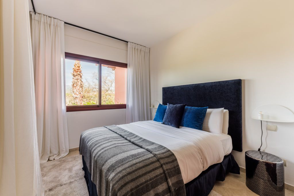 Tvåvåningslägenhet i Marbella Del Este, Malaga, Spanien 4 sovrum, 211 kvm. Nr. 53483