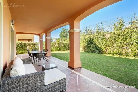 Villa for sale in Estepona, Malaga, Spain 3 bedrooms, 283 sq.m. No. 52833 - photo 5