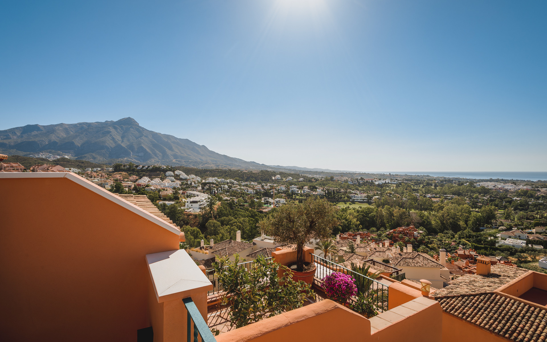 Bliźniak w Nueva Andalucia, Malaga, Hiszpania 3 sypialnie, 294 mkw. nr 53579