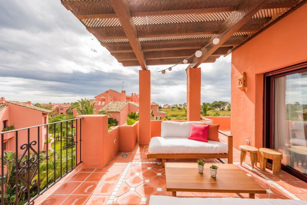 Tvåvåningslägenhet i Marbella Del Este, Malaga, Spanien 4 sovrum, 211 kvm. Nr. 53483