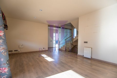 House for sale in Vilafortuny, Tarragona, Spain 3 bedrooms, 240 sq.m. No. 53641 - photo 22