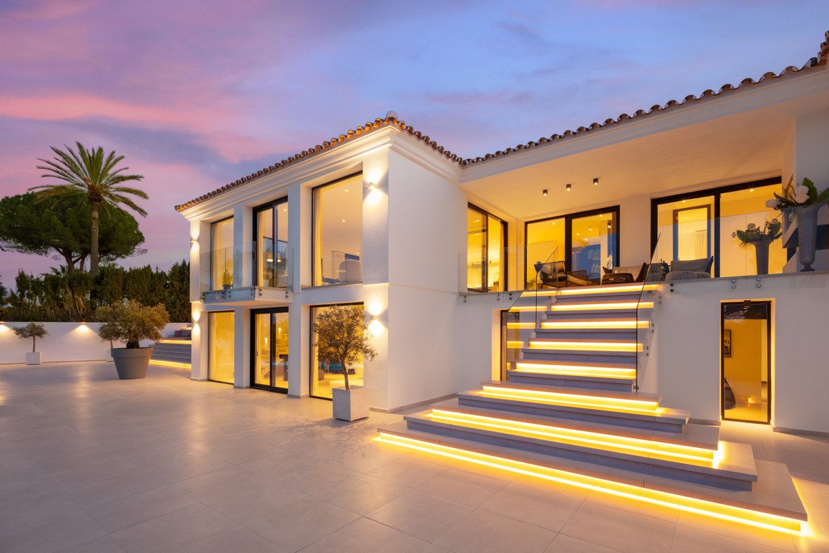 Villa Nueva Andalucia, Malaga, Spānijā 4 istabas, 350 m2 Nr. 53504