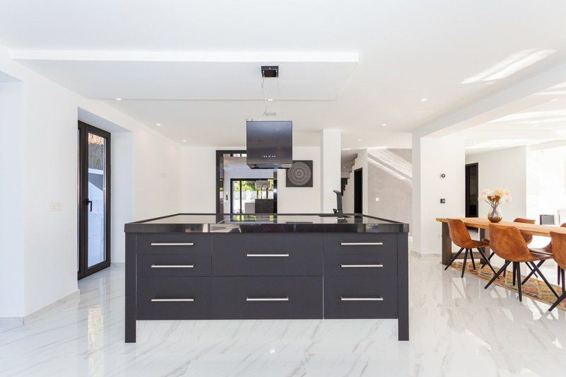 Villa a Marbella, Malaga, Spagna 5 camere da letto, 597 mq. N° 53440