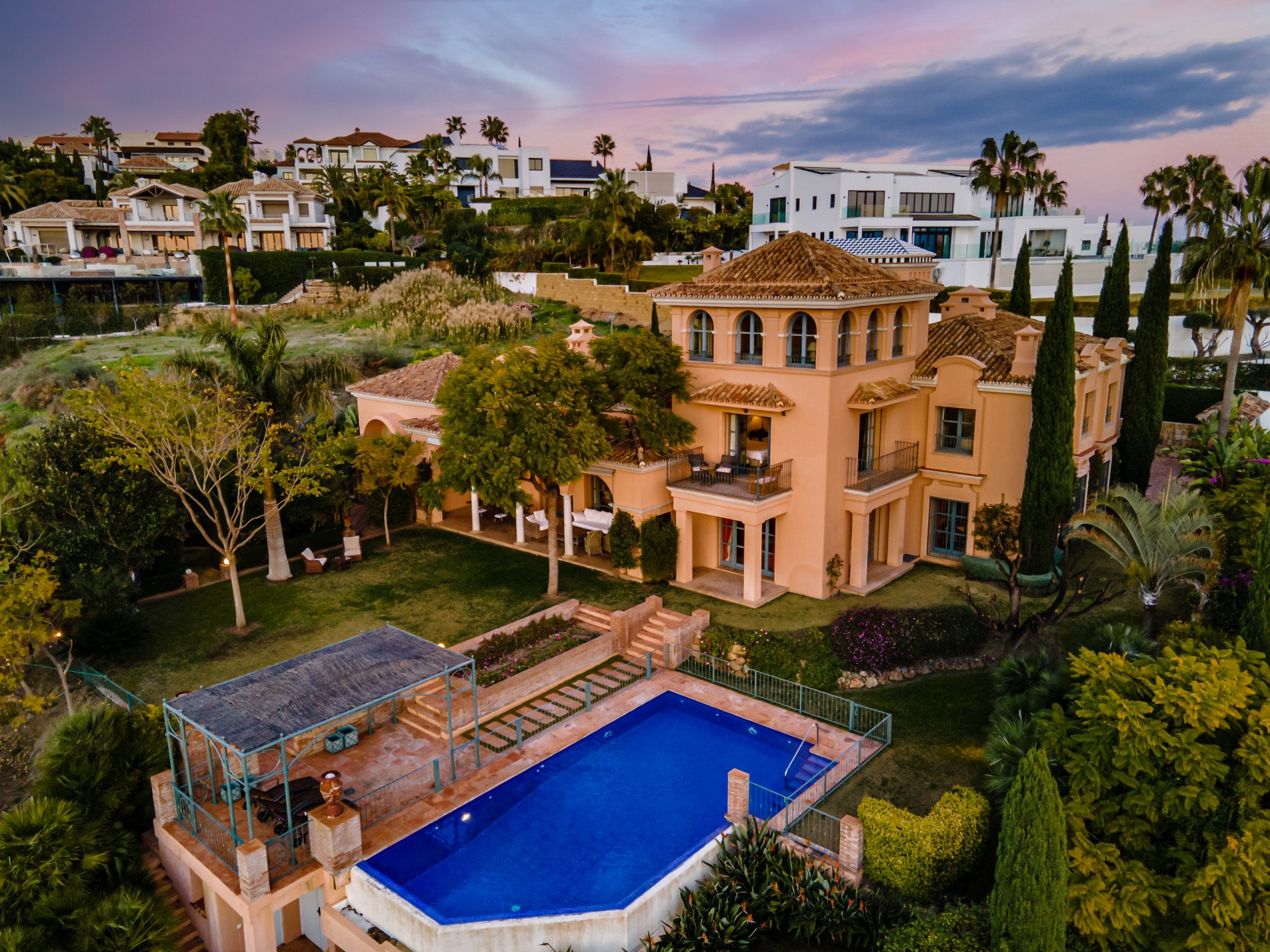 Villa in Benahavis, Malaga, Spain 8 bedrooms, 1017 sq.m. No. 53489