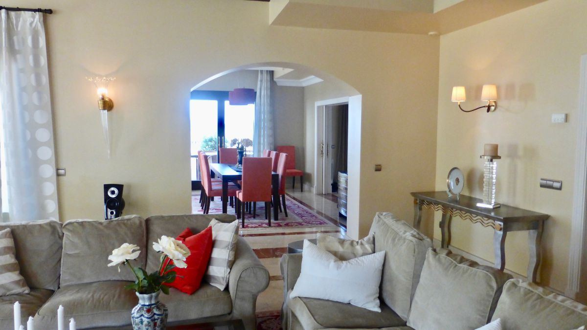 Villa a Benahavis, Malaga, Spagna 6 camere da letto, 950 mq. N° 53379