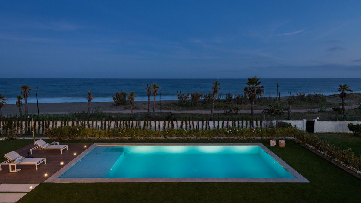 Villa Estepona, Malaga, Spānijā 5 istabas, 454 m2 Nr. 53410