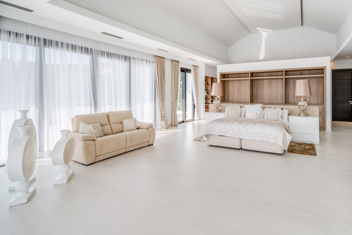 Villa i La Perla-Torremuelle, Malaga, Spanien 8 sovrum, 2500 kvm. Nr. 53369