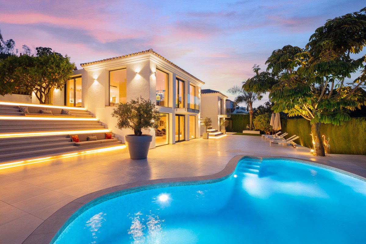 Villa Nueva Andalucia, Malaga, Spānijā 4 istabas, 350 m2 Nr. 53504