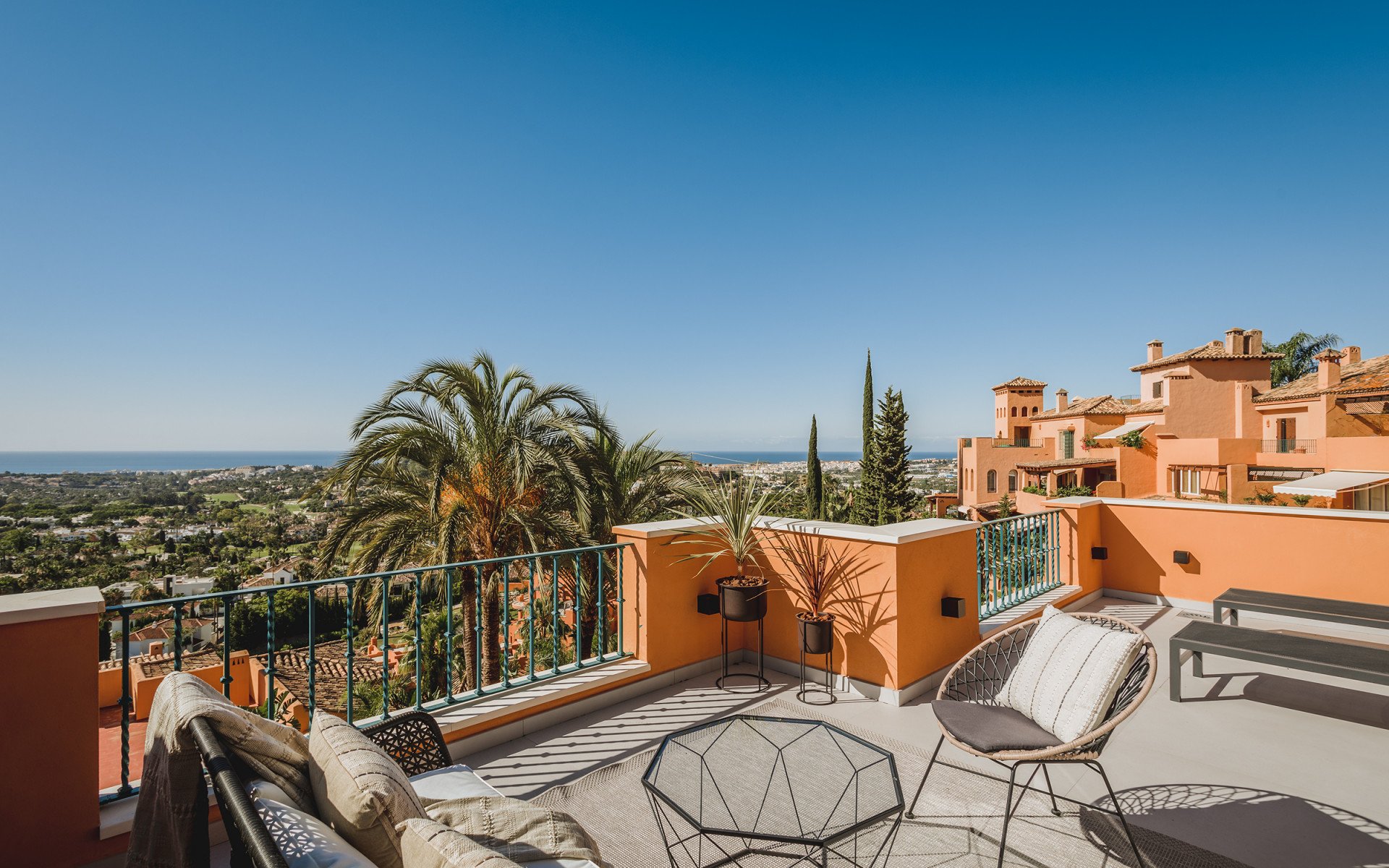 Bliźniak w Nueva Andalucia, Malaga, Hiszpania 3 sypialnie, 294 mkw. nr 53579