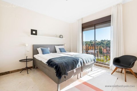Villa for sale in Estepona, Malaga, Spain 3 bedrooms, 283 sq.m. No. 52833 - photo 11