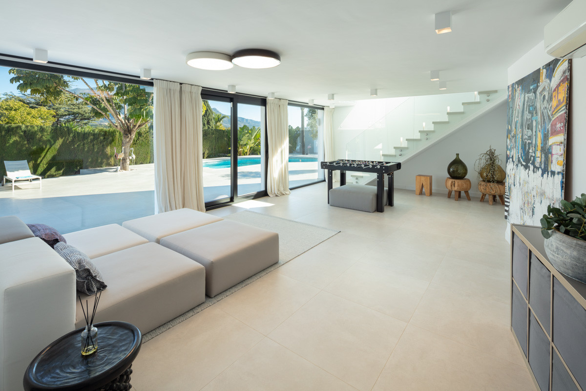 Villa Nueva Andalucia, Malaga, Spānijā 4 istabas, 350 m2 Nr. 53504