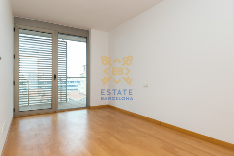 Apartment for sale in Mataro, Barcelona, Spain 4 bedrooms,  No. 52549 - photo 14