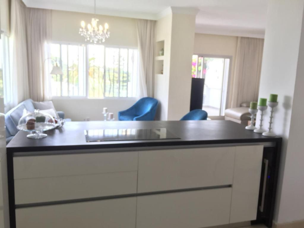 Kaupunkipientalo Nueva Andalucia, Malaga, Espanja 4 makuuhuonetta, 212 m2 No. 53471