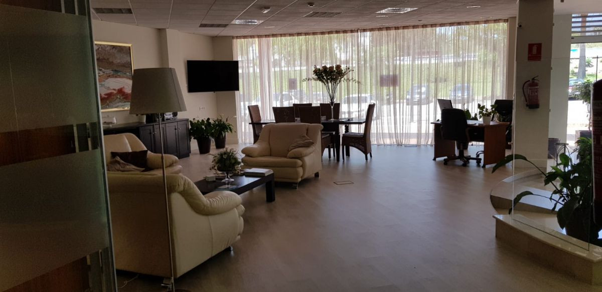 Propiedad comercial en Estepona, Málaga, España 2 dormitorios, 495 m2 No. 53443