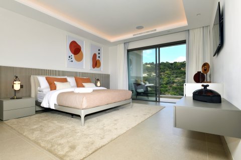 Villa for sale in La Perla-Torremuelle, Malaga, Spain 6 bedrooms, 1400 sq.m. No. 53422 - photo 21
