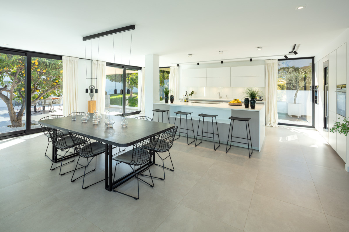 Villa Nueva Andalucia, Malaga, Spānijā 4 istabas, 350 m2 Nr. 53504