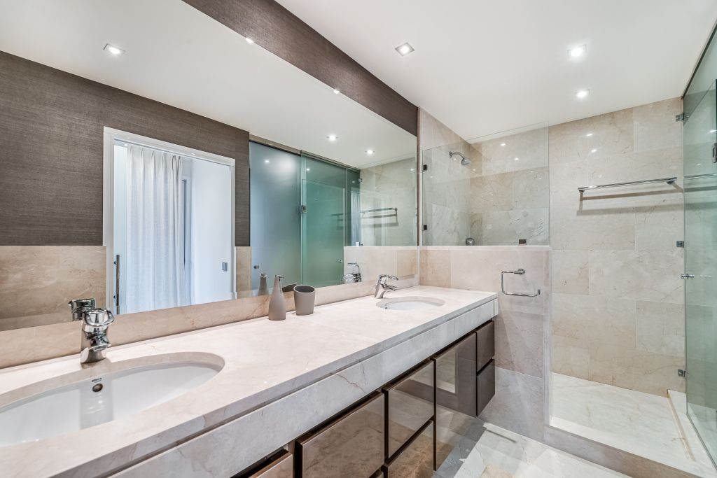 Apartment in Marbella Golden Mile, Malaga, Spain 6 bedrooms, 505 sq.m. No. 53447