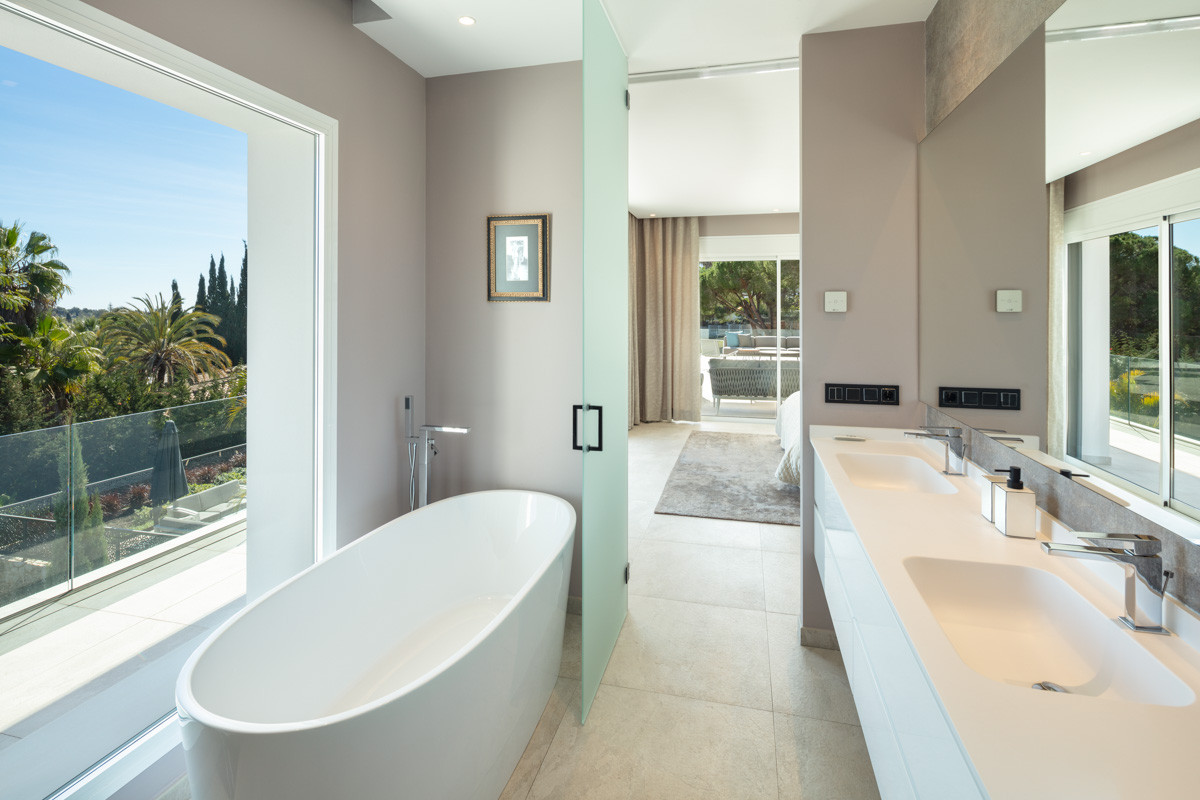 Huvila Nueva Andalucia, Malaga, Espanja 5 makuuhuonetta, 441 m2 No. 53523