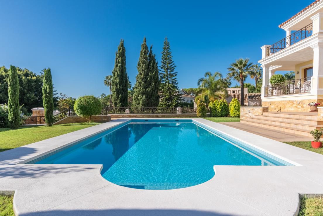 Huvila Hacienda Las Chapas, Malaga, Espanja 5 makuuhuonetta, 565 m2 No. 53464